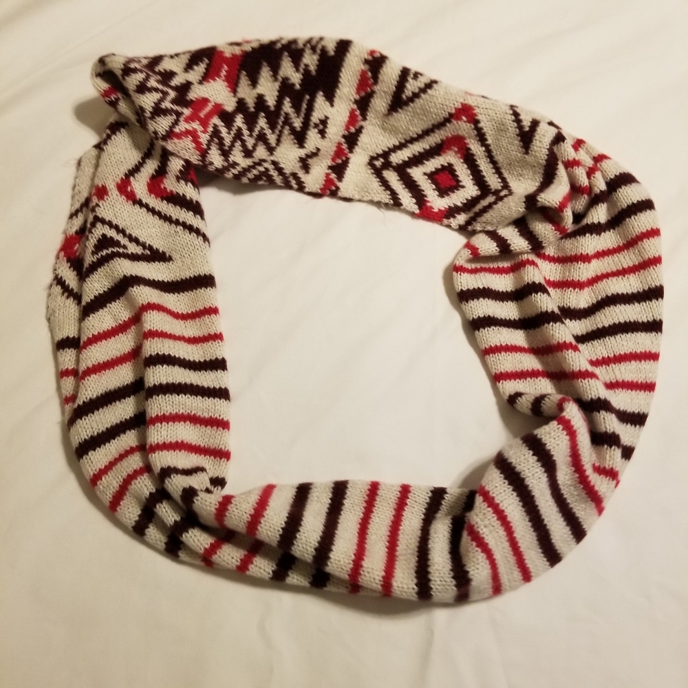 Hollister Aztec Stripe Print Infinity Scarf NWT